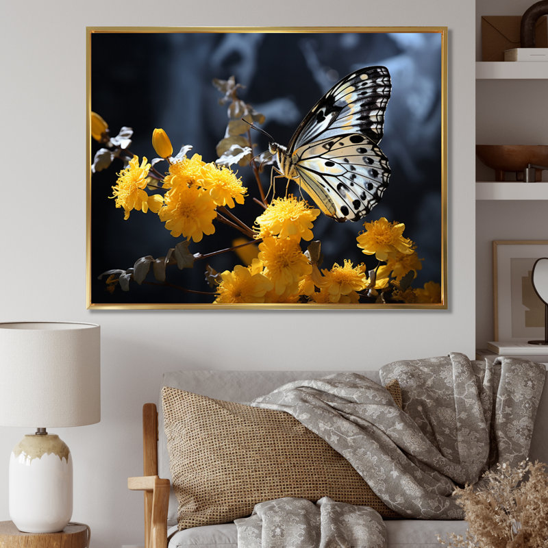 «Samaj Yellow Grey Butterfly Haven I», reproduction sur toile, H 16 po x l 32 po x P 1 po, Cadre flottant doré