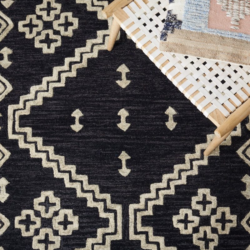 Madawaska Hand Tufted Wool Southwestern Rug, Rectangle 3' x 5'