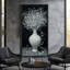 Élégant vase blanc avec arrangement floral de souffle de bébé qui fleurit - grande impression sur toile encadrée de la chambre principale-268671720-268671717