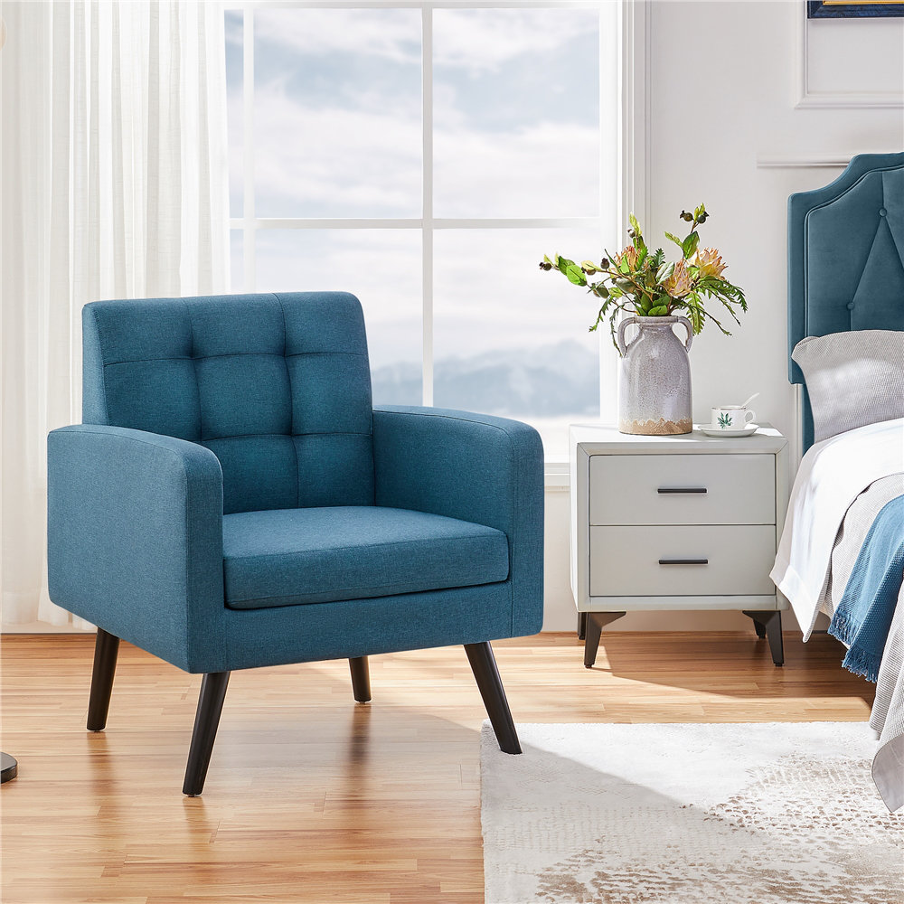 72Cm Wide Tufted Armchair