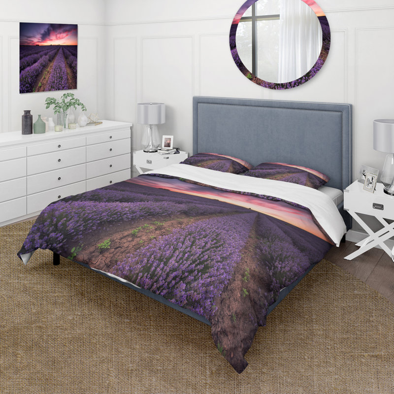 Sunrise & Dramatic Clouds Over Lavender Field IX - Ensemble de housse de couette Farmhouse - Microfibre de polyester