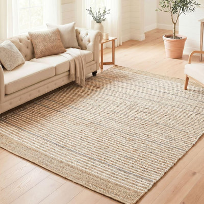 Tapis rayé en jute Remi pour chambre à coucher et salon en brun, blanc et gris