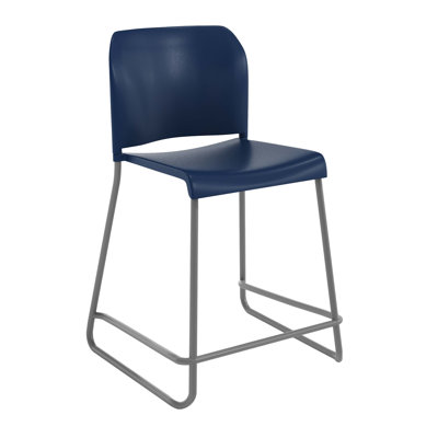 Tabouret empilable en plastique commercial avec dossier profilé et base traîneau