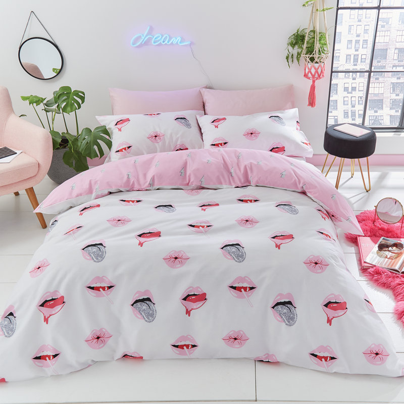Lip Service Reversible Duvet Cover Set with Pillowcases, Double Duvet Cover + 2 Standard Pillowcases