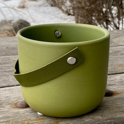 Saumon avec jardinière en similicuir