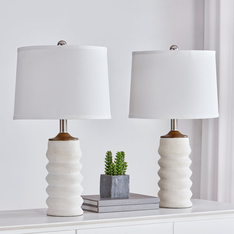 Lampe de table en résine de 23 po Asunta avec USB et à intensité variable (blanc) - MCM Modern Funky