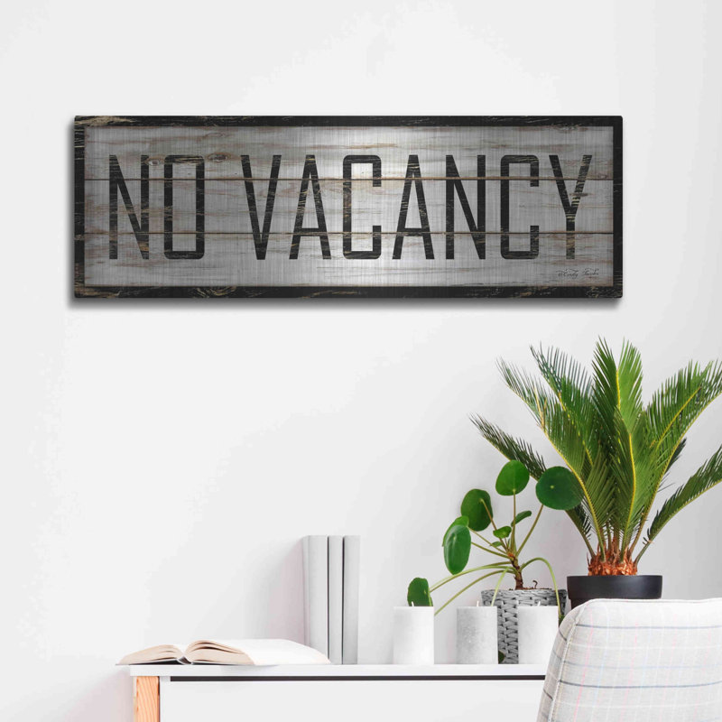 «No Vacancy» par Cindy Jacobs, H 12 po x l 36 po
