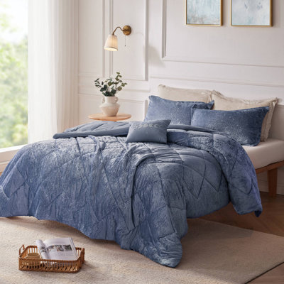 Felicia Blue Crushed Velvet 3-Piece Twin/Twin XL Comforter Set with Throw Pillow