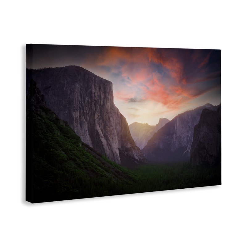 Coucher de soleil à travers les falaises de montagne, art mural par Rick Berk, H 30 po x l 45 po