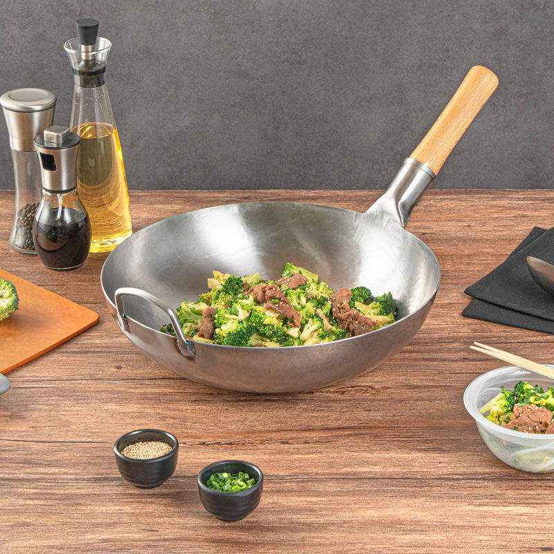 Wok en acier au carbone pour restaurant 10 pièces de 14 pouces en acier inoxydable martelé à la main Poignée en acier à manœuvre efficace de distribution uniforme de la chaleur