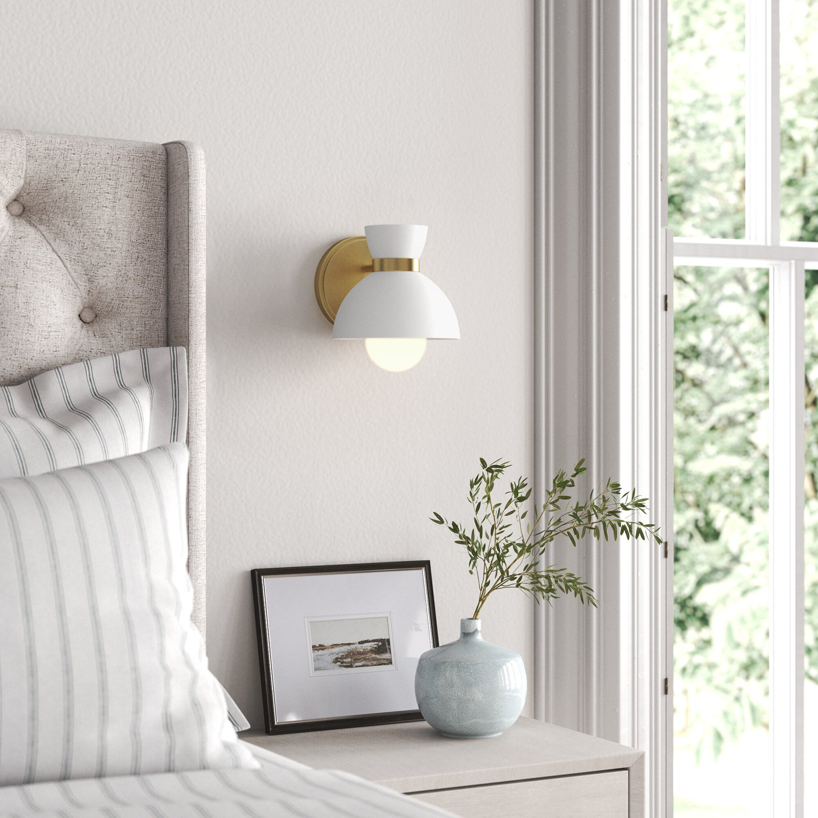 Single Light Armed Sconce, Brass