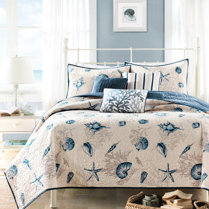Courtepointe double / grand avec microfibre bleue et coussins décoratifs à finition corail