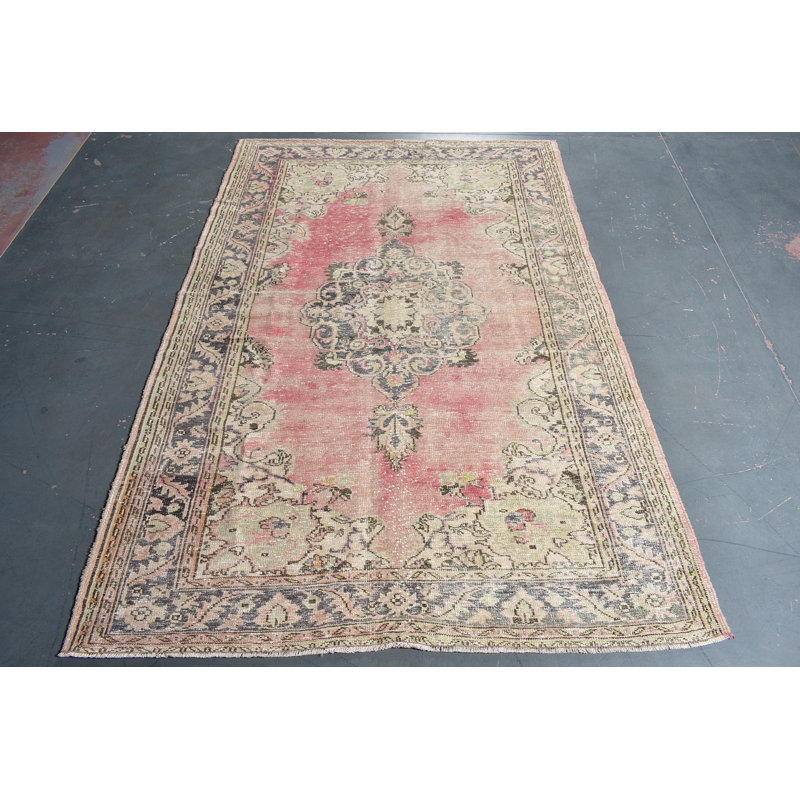 Tapis vintage rétro Anatolian idéal pour les salons et les chambres à coucher, fabriqué en laine Oushak antique