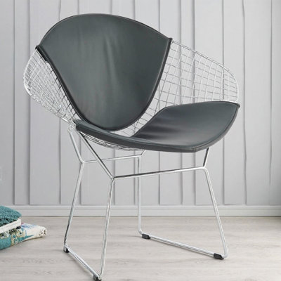 Chaise Diamond avec cadre noir - élégance Mid-Century avec confort nuage