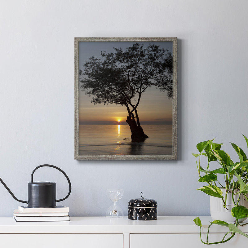 Coucher de soleil silhouette encadrée de qualité supérieure - prête à être accrochée, Argent patiné, H 24 po x l 20 po