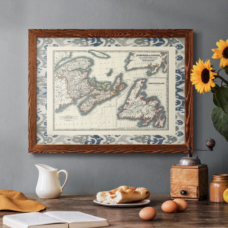 Carte du Canada encadrée, reproduction sur toile, Cadre érable, H 22 po x l 32 po x P 1,5 po