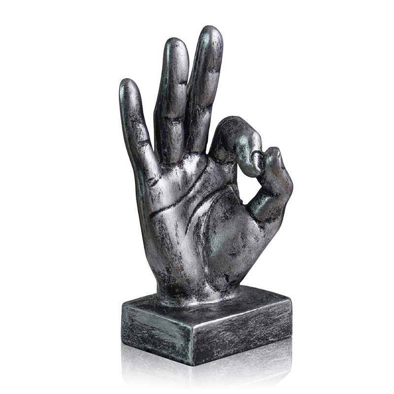 Figurines & Sculptures