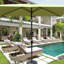 Parasol imperméable d'extérieur 6 x 9 pi avec manivelle et bouton poussoir inclinable sans rabat pour le jardin-790043040