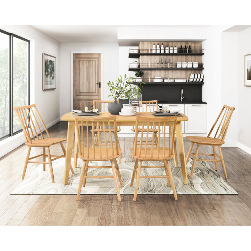 Cuisine décontractée - table de finition en chêne naturel et chaises modernes avec une courbure à couper le souffle, 7