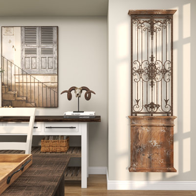 Décoration murale à volutes ornementales Christos brun avec détails en fil métallique 20 po x 3 po x 71 po