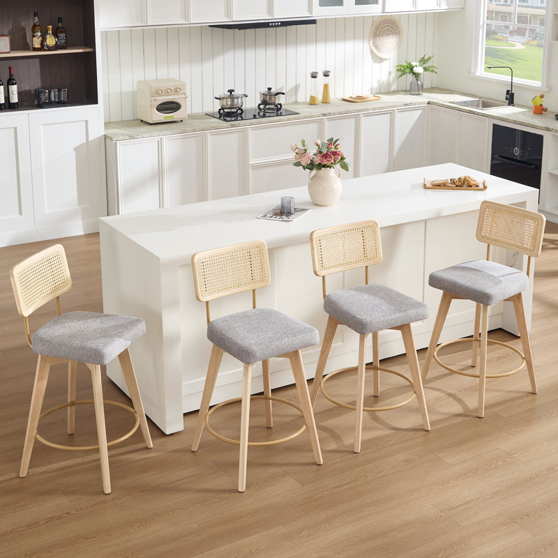 Tabourets de bar pivotants Anandi 66,5 cm (26,2 po) de style moderne du milieu du siècle, avec dossier en rotin et structure en bois massif