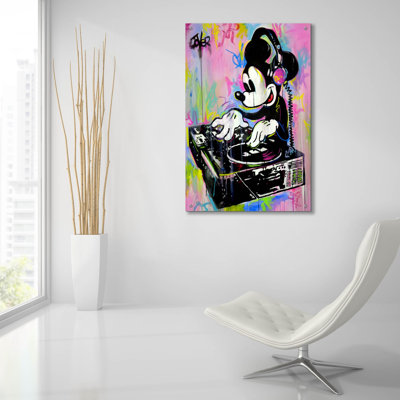 «Trickyhr» par Loui Jover, art mural en verre acrylique