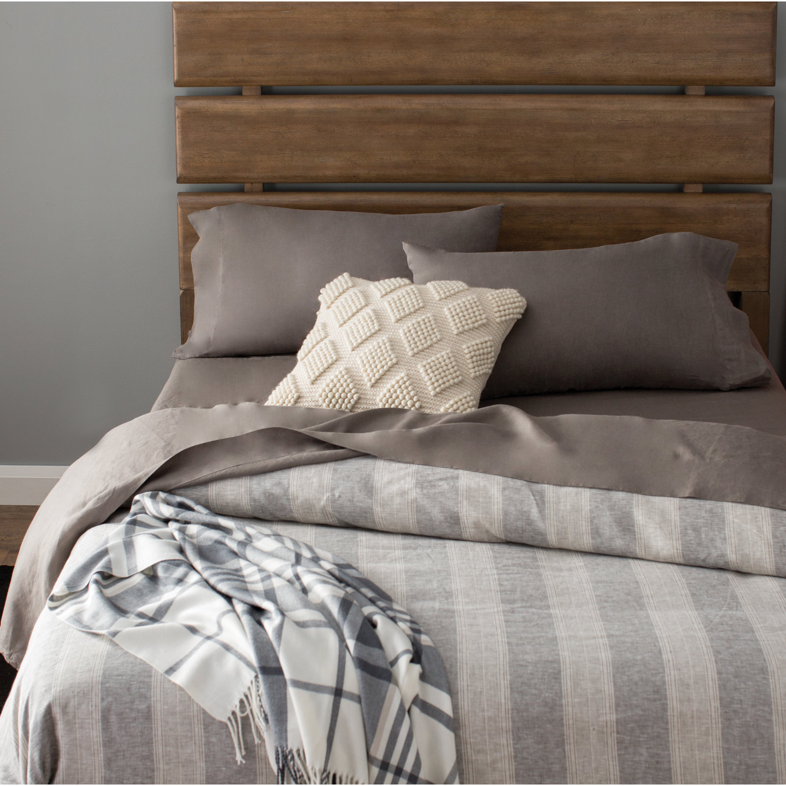 Sevan Collection Hand Woven Throw Blanket, Gray