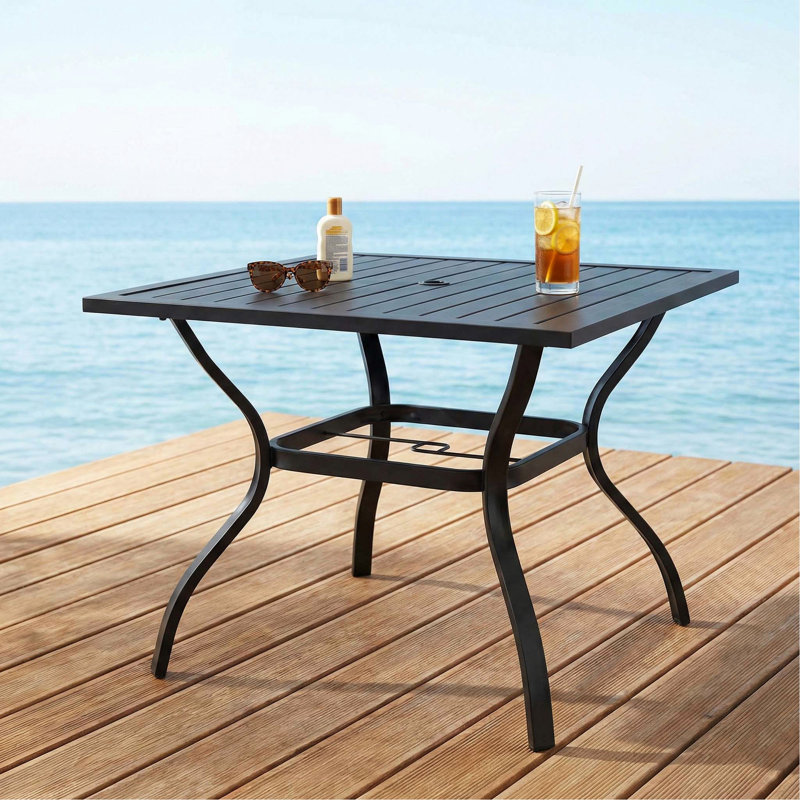 Table de bistro en métal et acier