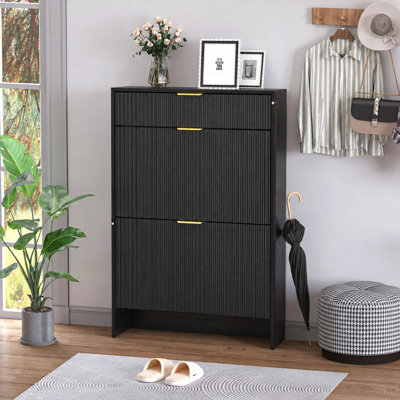 Armoire à chaussures étroite cannelée pour le vestibule, étagère à chaussures autoportante avec poignées dorées, armoire à chaussures mince moderne pour placard de chambre à coucher