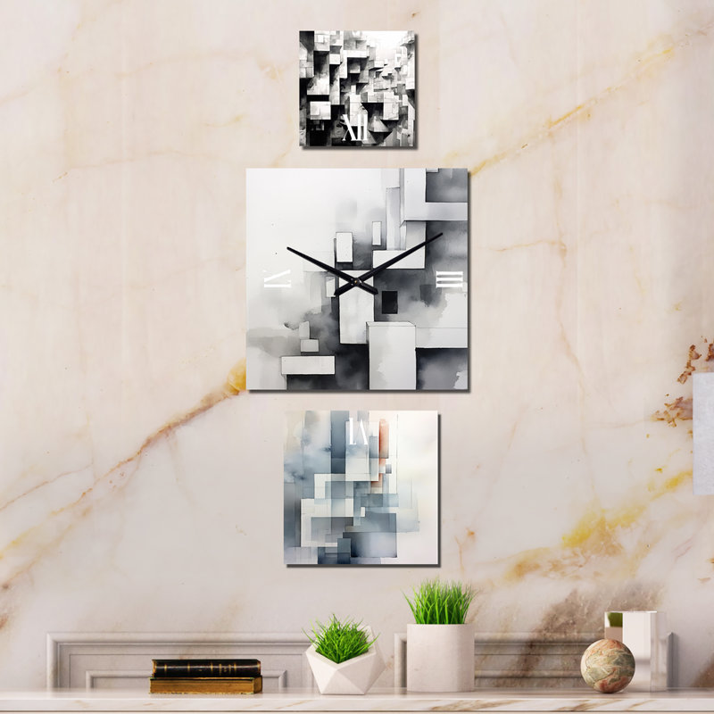 Makailynn Metal Wall Clock