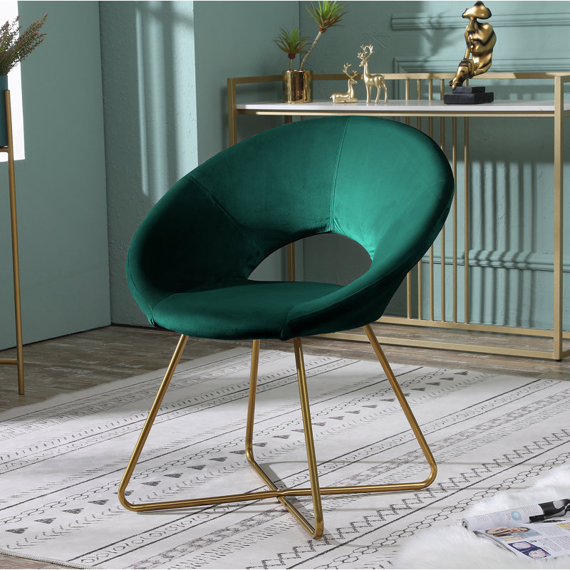 Chaise d'appoint rembourrée exquise avec une conception de traîneau luxueuse et une base robuste pour un confort et un style améliorés