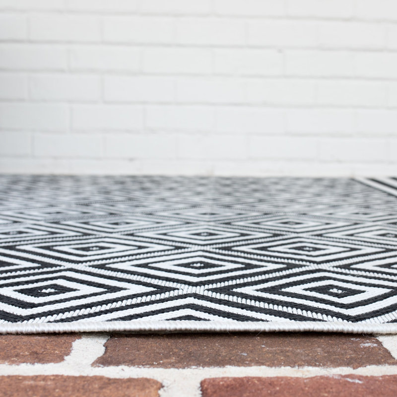 Ammons Indoor / Outdoor Rug, Rectangle 5'3" x 7'