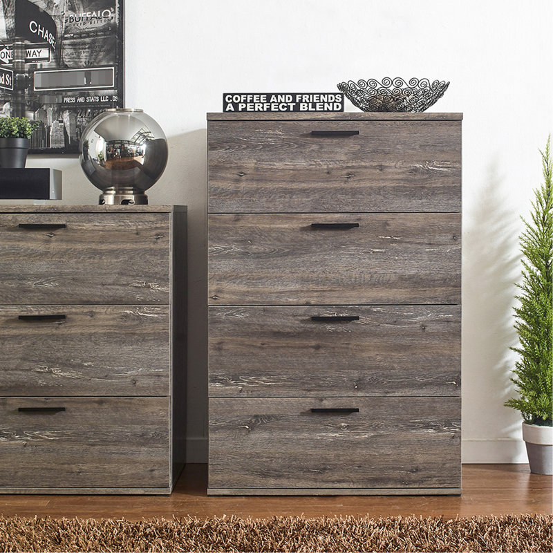 Coffre rustique gris pour beaucoup de rangement - Matériaux de qualité supérieure quatre