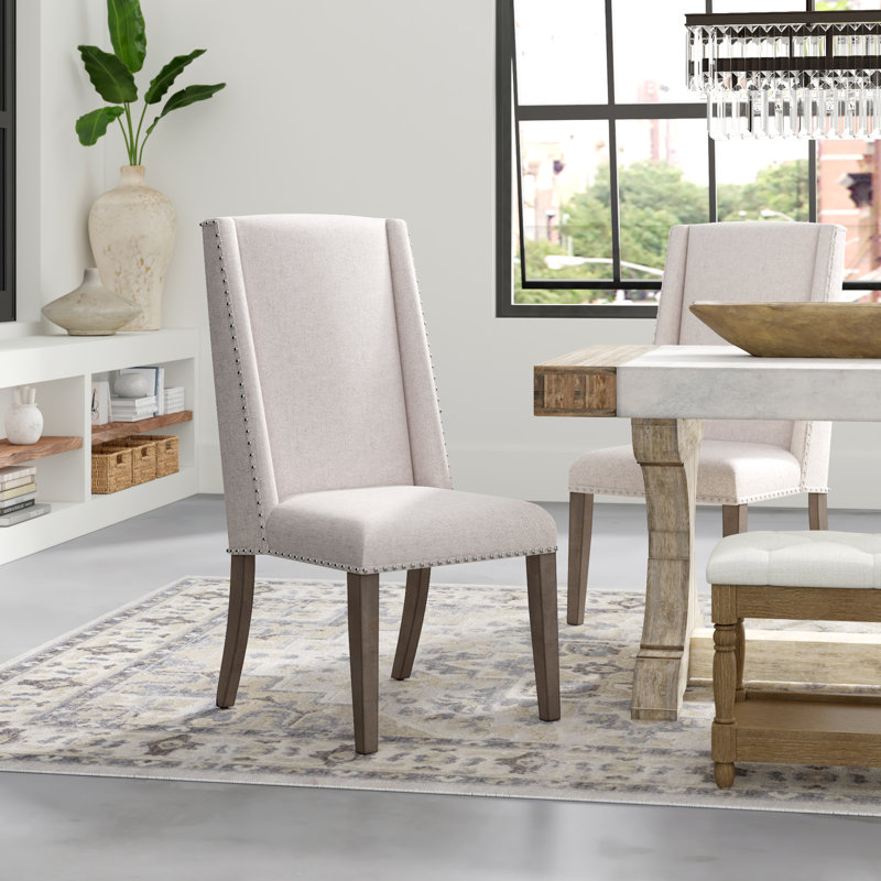 Chaise d'appoint en bois massif de couleur crème Hanneman