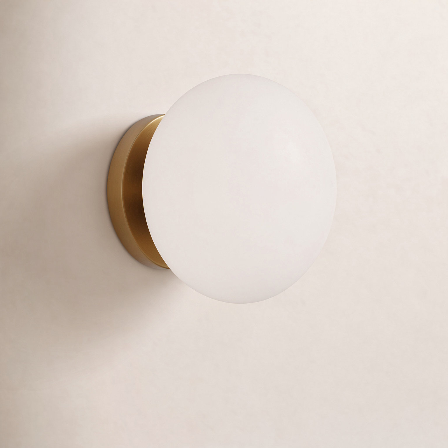 Vibi Steel Flush Mounted Sconce, Burnished Brass