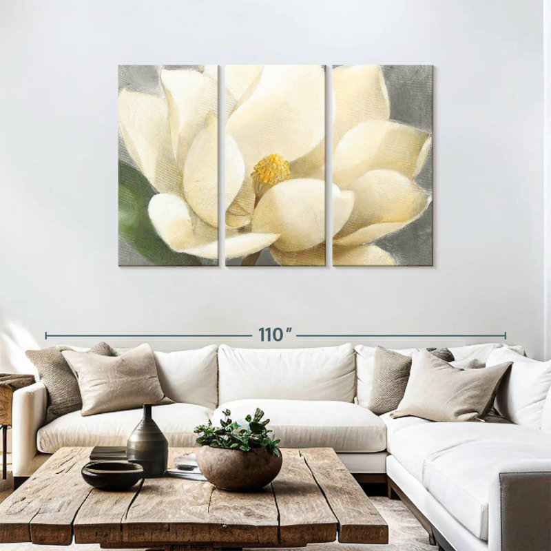 Fleur de magnolia Harnek sur fond gris, H 20 po x l 33 po