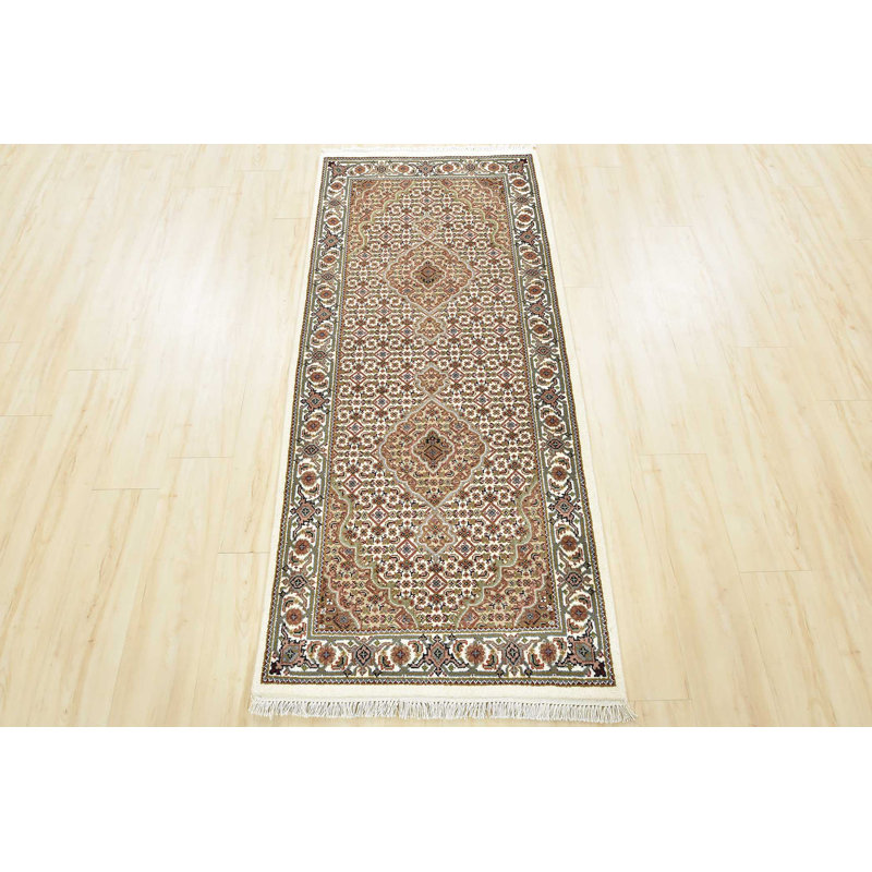 Tapis blanc 2 pi 9 po x 6 pi 3 po One-of-a-Kind