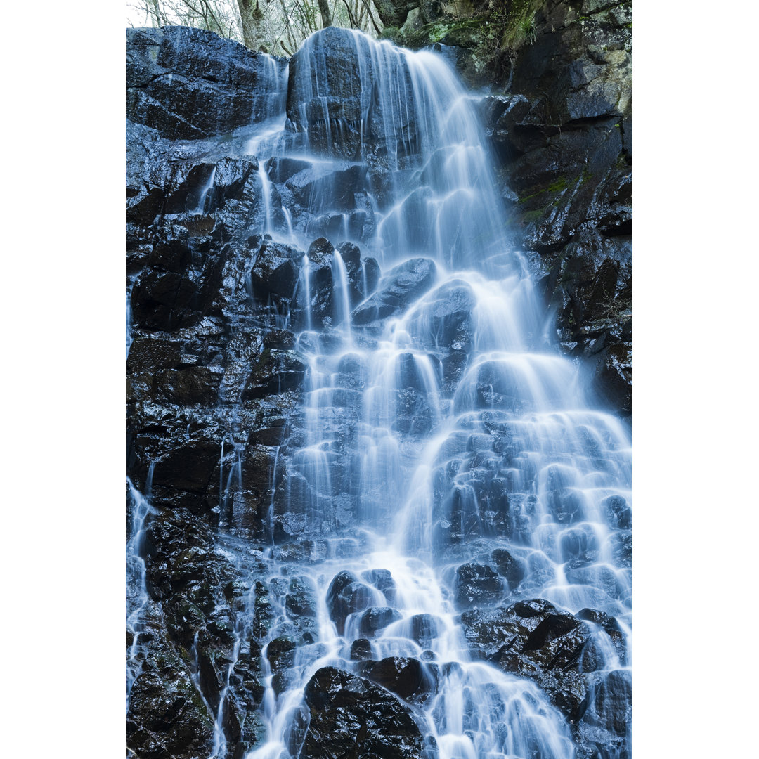 Kaskadenförmiges Wasser - Leinwandbild