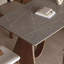 Table de salle à manger en bois massif de style médiéval-108057914