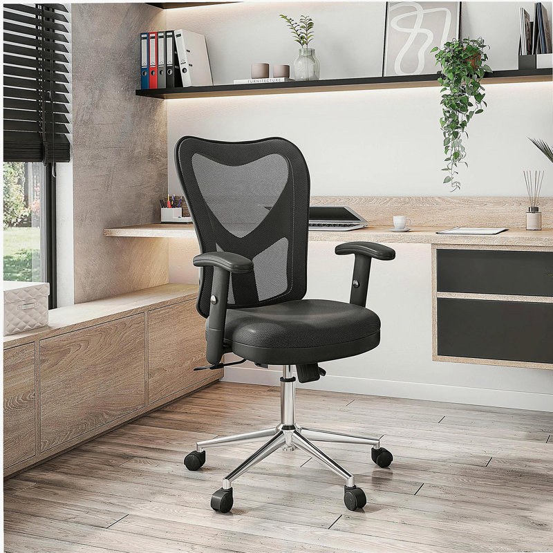 Chaise de bureau en filet à haut dossier avec base en chrome, noir