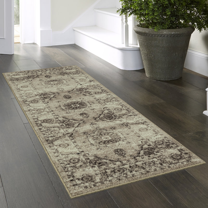 Hildagard Oriental Indoor Rug, Runner 2' x 6'