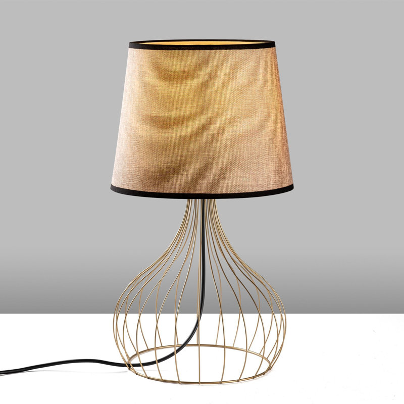 Lampe de table glamour en métal, finition dorée, 11,0 x 11,0 x 20,1 pouces | Capuchon en tissu de 8,7 à 11,0 po x 8,7 po | Type de douille: 1 x E27 de 40 W maximum (ampoule non incluse) | Design élégant, parfait pour le salon et la chambre à coucher