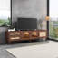 Meuble télé d'inspiration rotin avec lumières DEL, 3 armoires et 2 tiroirs, console multimédia durable et élégante pour la vie moderne