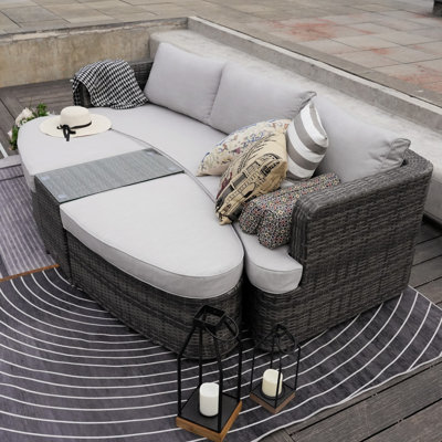 226.1cm Wide Wicker Patio Daybed with Cushions