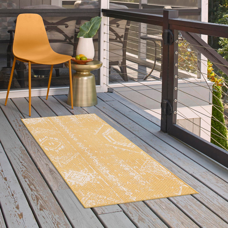 Broux Geometric Indoor / Outdoor Rug, Runner 2' x 5'