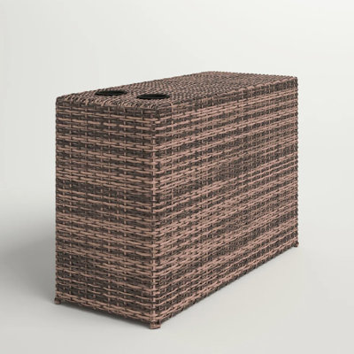 Élégante table d'appoint pour l'extérieur - rouille, résine, 2 fentes pour boissons, rouille fonctionnelle de 13 po x 33 po x 22 po, trous de teinte, 13 po x 33 po x 22 po