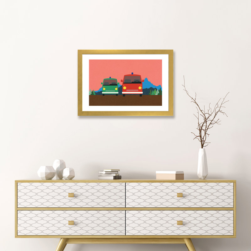 «Police Bus and Fire Engine» par Rosi Feist - impression d'art graphique, H 16 po x l 24 po x P 1 po, Papier encadré doré