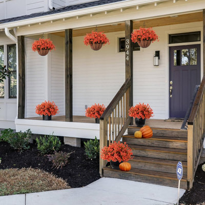 Fleurs artificielles orange pour l'extérieur, 24 pièces, paquet de 2 jardinières suspendues avec fausses fleurs d'automne, décor saisonnier pour le porche, le jardin, le patio et la cour arrière