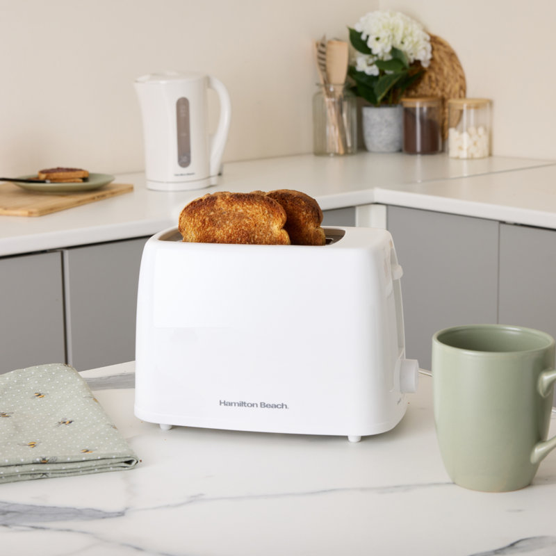Hamilton Beach Essential 1.7L Plastic Electric Kettle, White