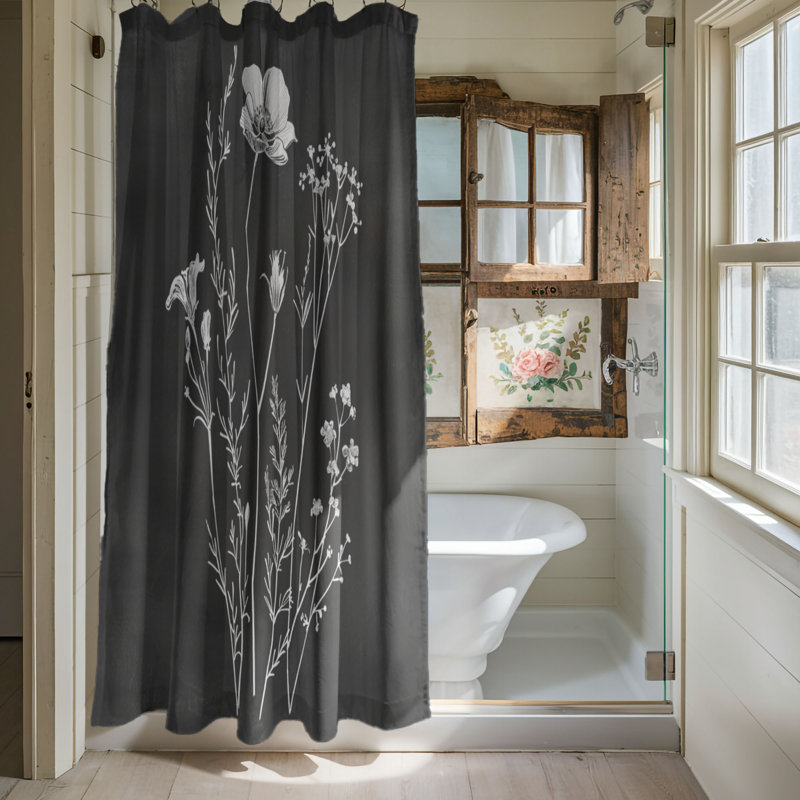 Rideau de douche standard noir et blanc à motif floral - 1 pièce, H 74 po x l 71 po